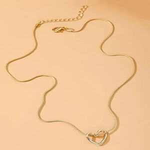 Minimalist Open Heart Pendant Necklace – Elegant Silver Jewelry for Everyday Wear