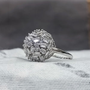 Silver-Tone Cluster Crystal Ring for Women – Elegant Round Cocktail Jewelry