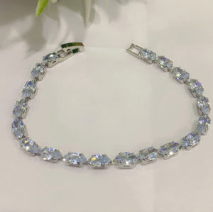 Elegant Silver Crystal Tennis Bracelet for Women – Sparkling Statement Jewelry