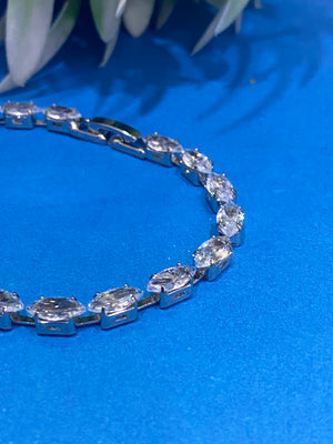 Elegant Silver Crystal Tennis Bracelet for Women – Sparkling Statement Jewelry