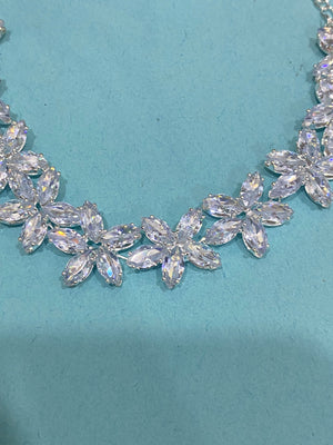 Floral Crystal Bracelet for Women – Elegant Marquise-Cut Flower Design
